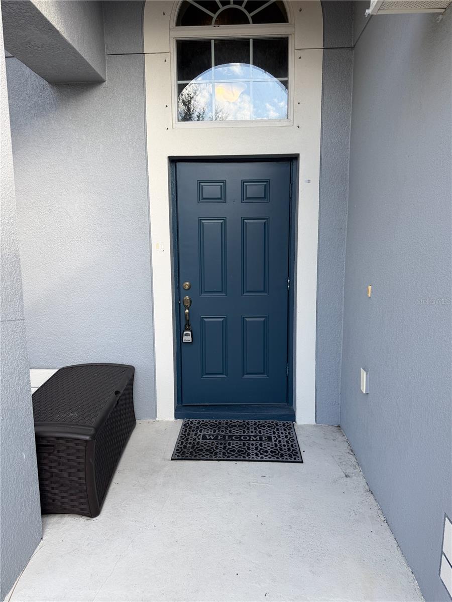 909 MEADOW GLADE DRIVE