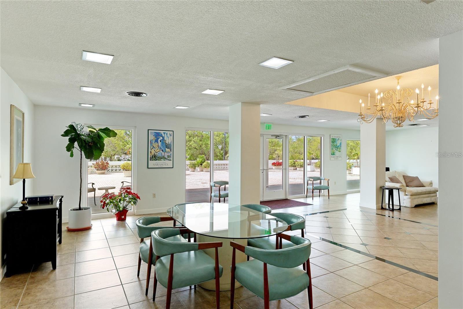 GULFSTREAM TOWERS - Residential