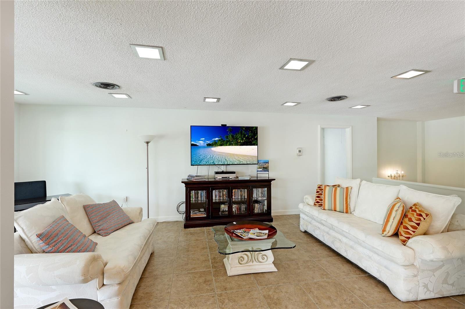 GULFSTREAM TOWERS - Residential