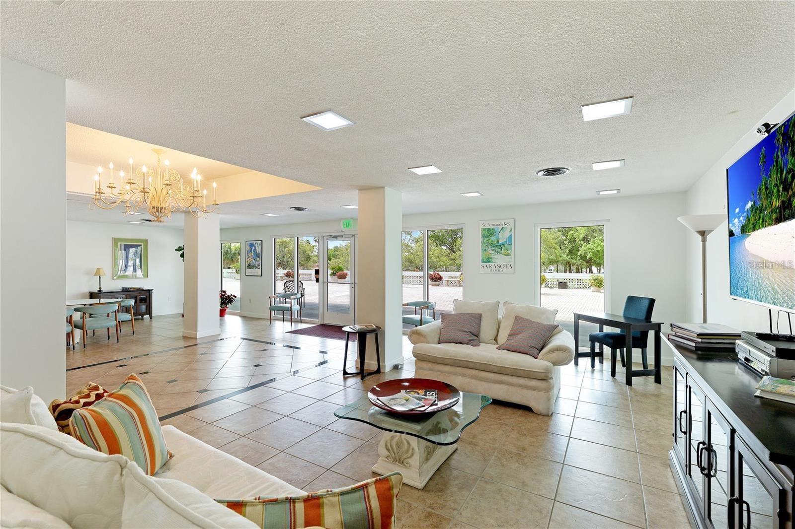 GULFSTREAM TOWERS - Residential