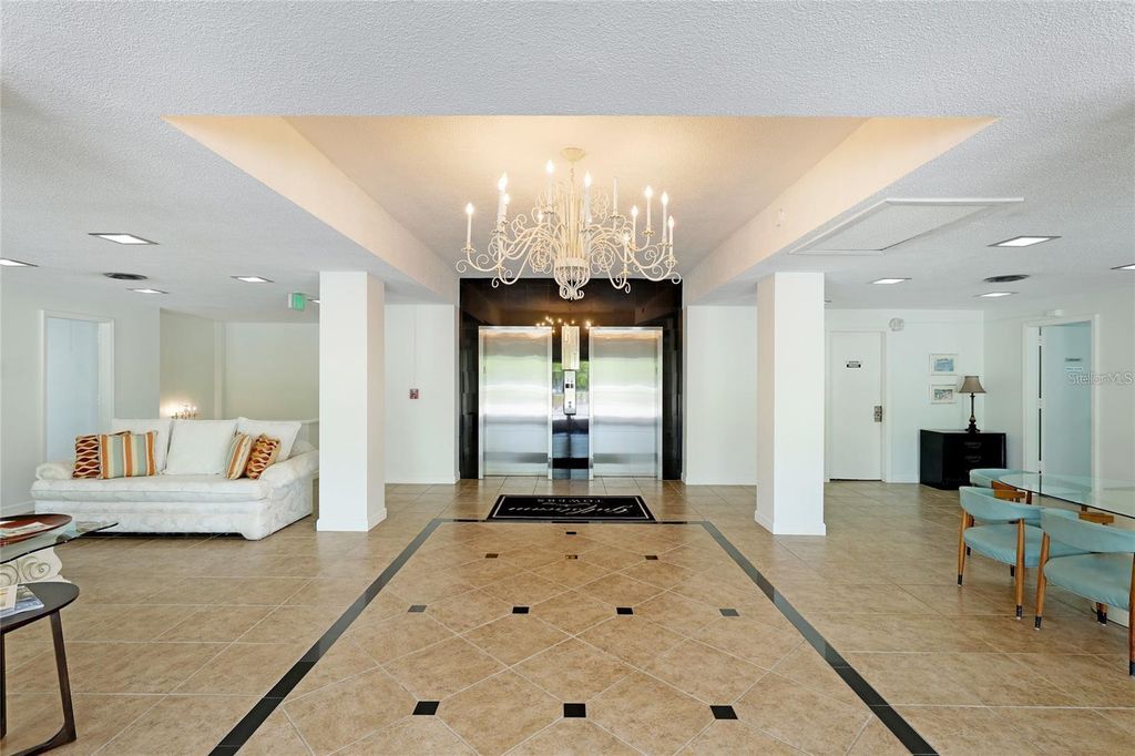 Photo of 33 S Gulfstream Avenue #307, Sarasota, FL 34236 (MLS # A4671717)