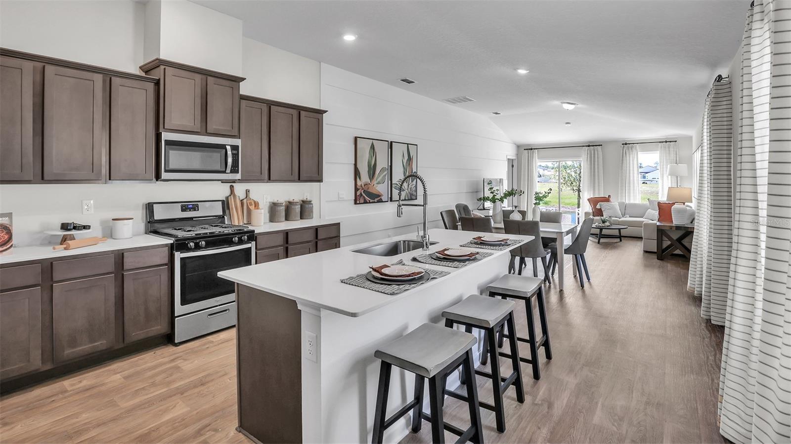 GRAND RESERVE AND GOLF CLUB - Residential