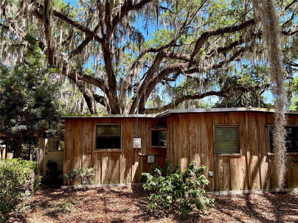 Photo of 7305 NE 222nd Street, Melrose, FL 32666 (MLS # GC539623)