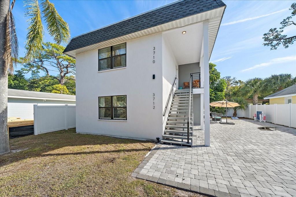 Photo of 3710 Iroquois Avenue, Sarasota, FL 34234 (MLS # A4679926)