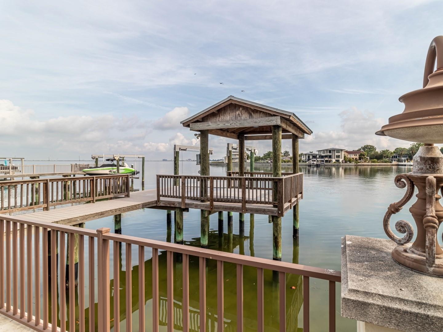 SUNSET PARK ISLES UNIT 5 - Residential