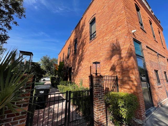 DREWS JOHN H SUB BLKS 1 TO 10 - Commercial Lease