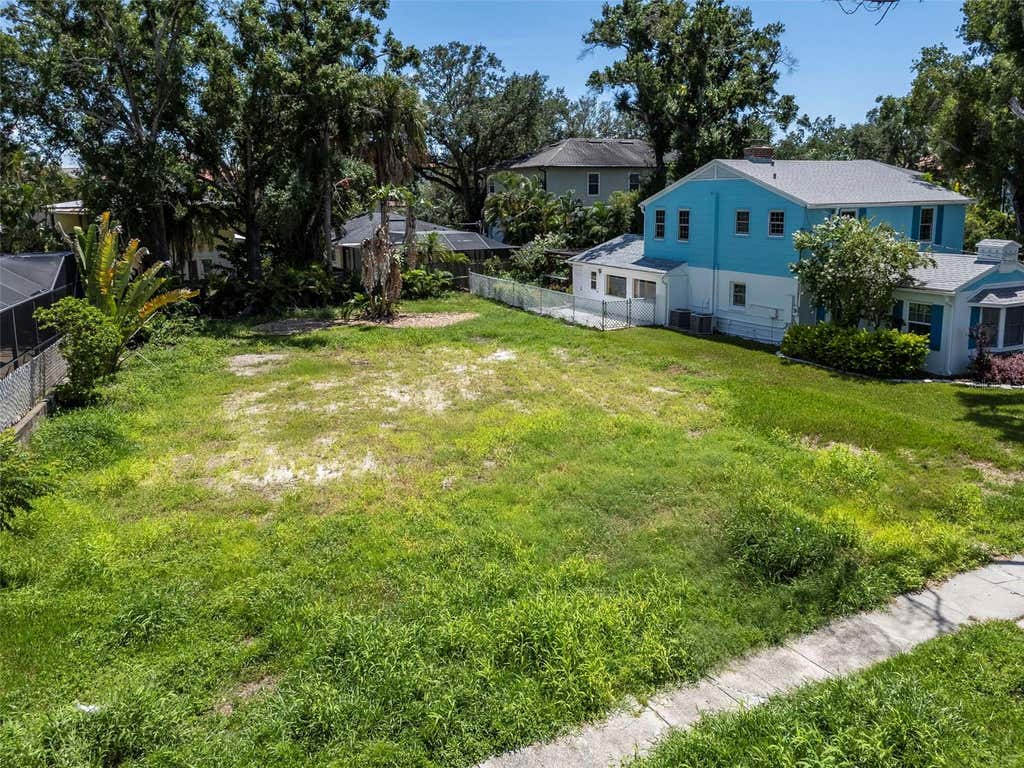 Photo of 641 Geneva Place, Tampa, FL 33606 (MLS # TB8538982)