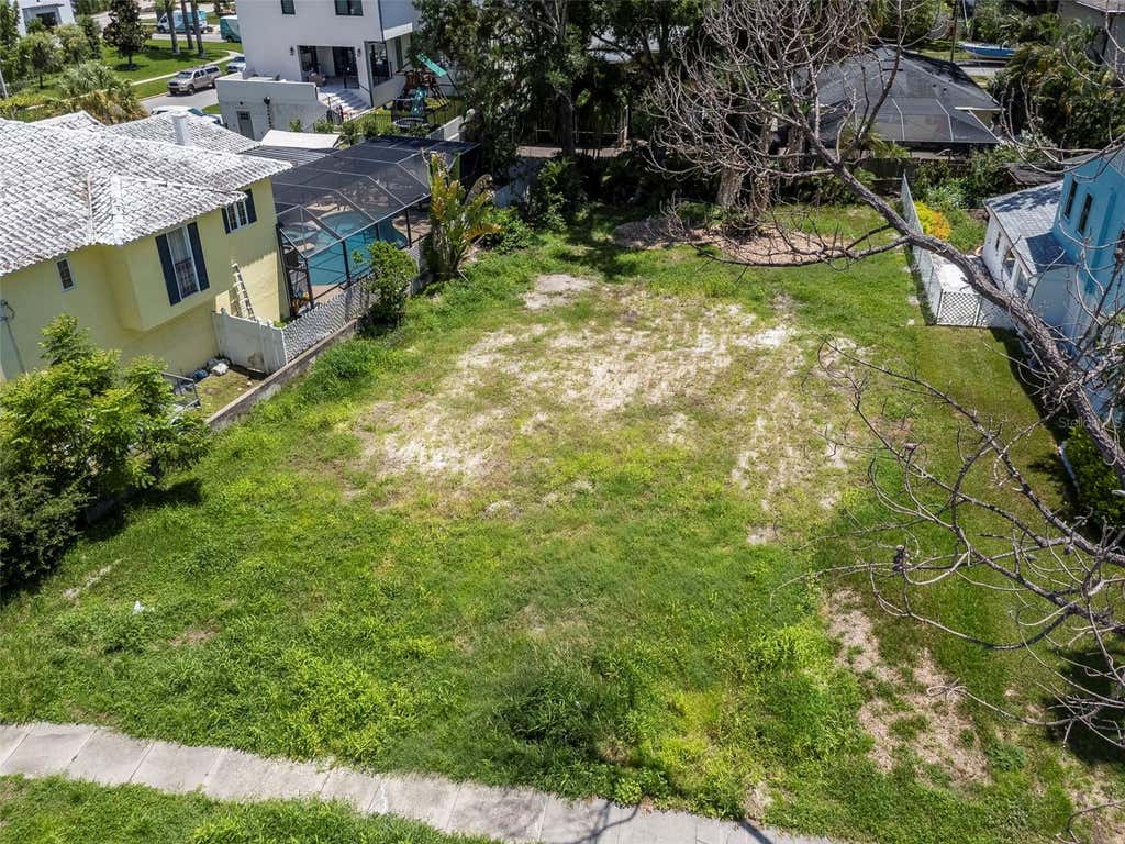Photo of 641 Geneva Place, Tampa, FL 33606 (MLS # TB8538982)