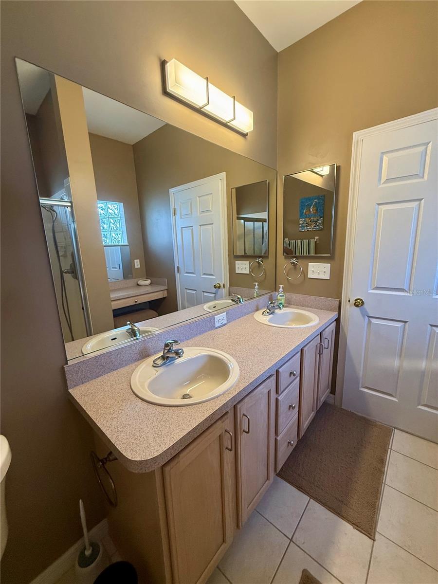 OAK RUN THE FOUNTAINS - Residential Lease