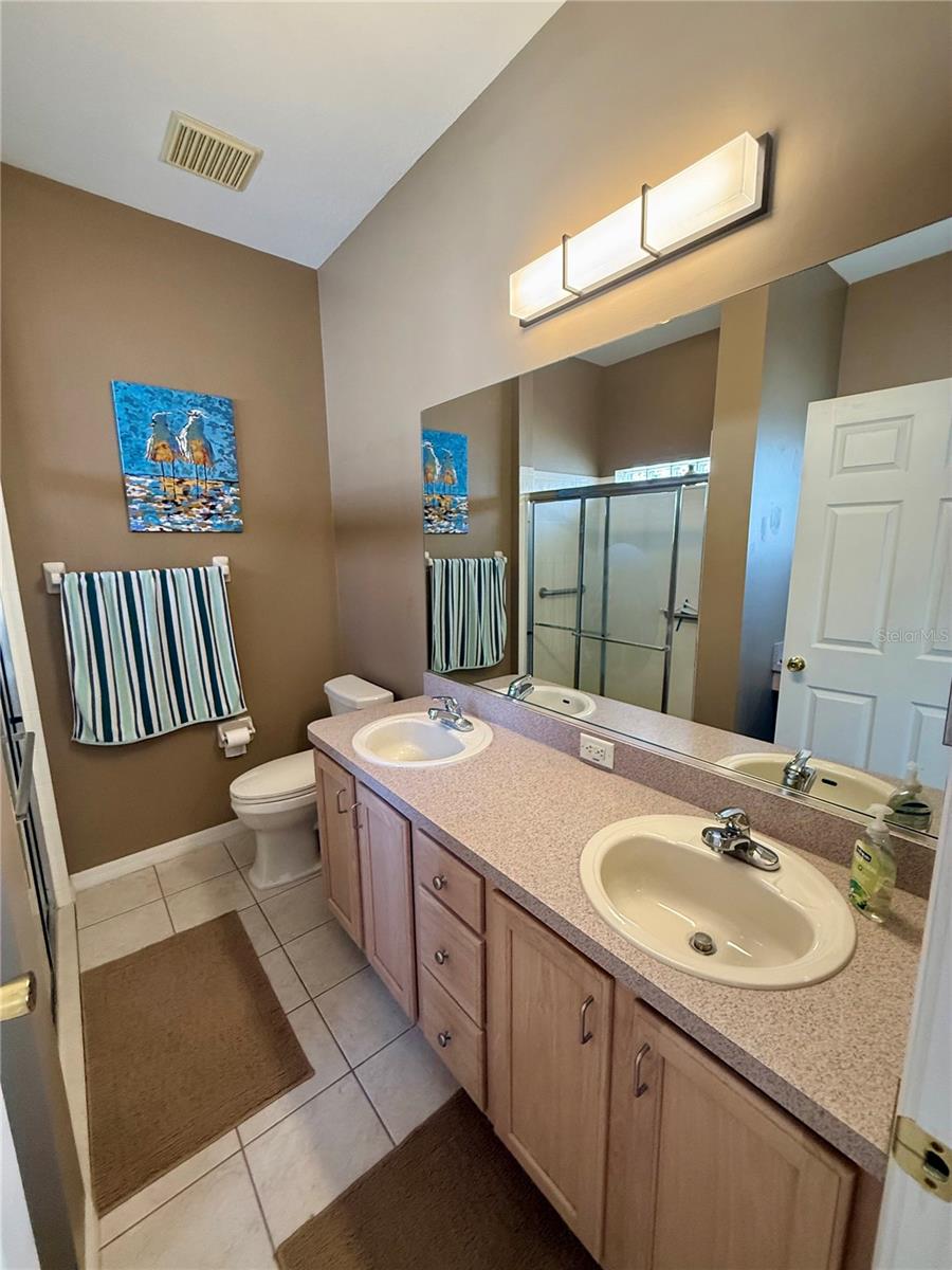 OAK RUN THE FOUNTAINS - Residential Lease