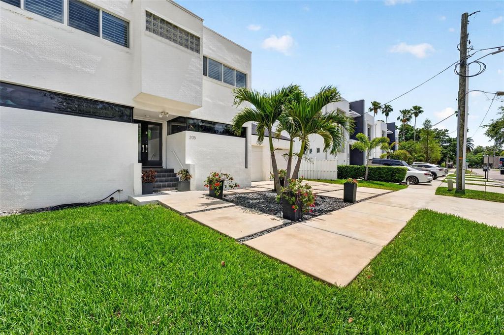 Photo of 205 N Trask Street, Tampa, FL 33609 (MLS # TB8499531)