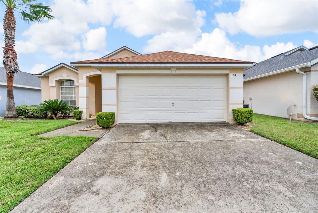 Photo of 1104 Bloomingdale Drive, Davenport, FL 33897 (MLS # G5101469)