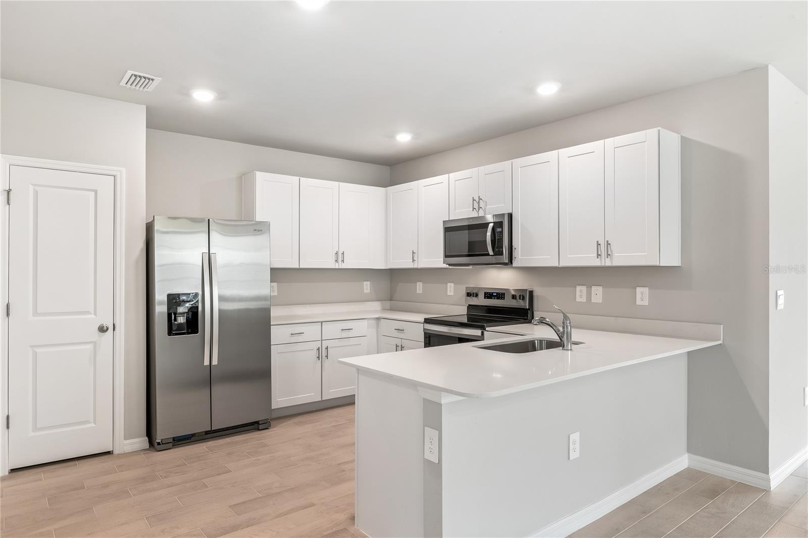 HERITAGE LAKE PARK - Residential