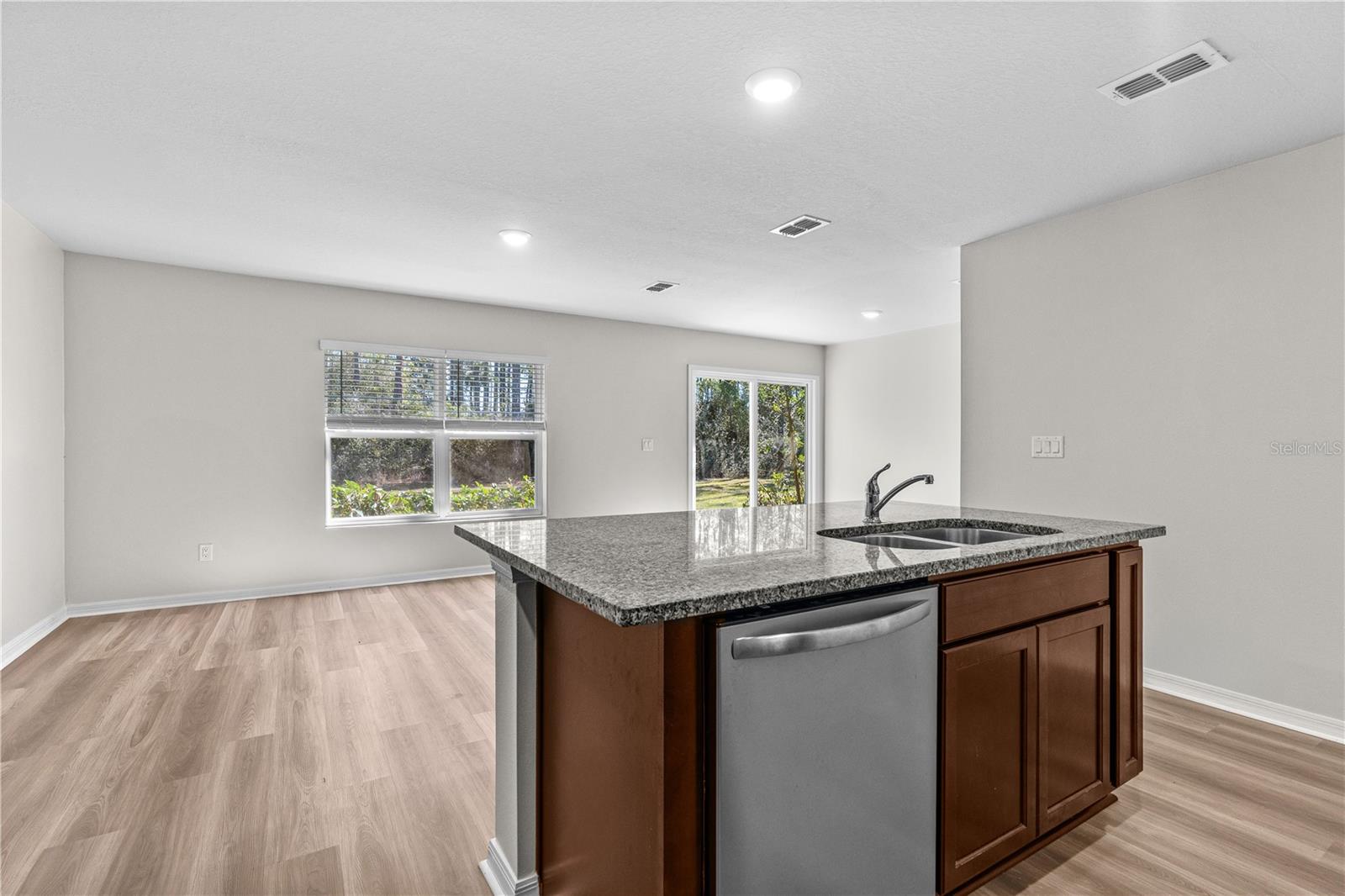 SEMINOLE WOODS - Residential Income