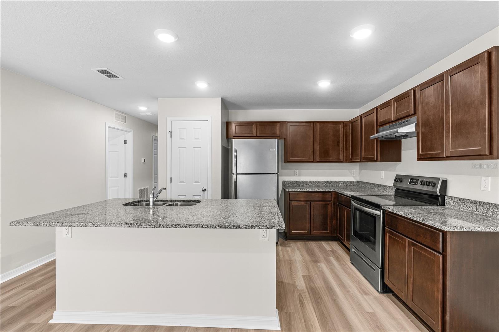 SEMINOLE WOODS - Residential Income