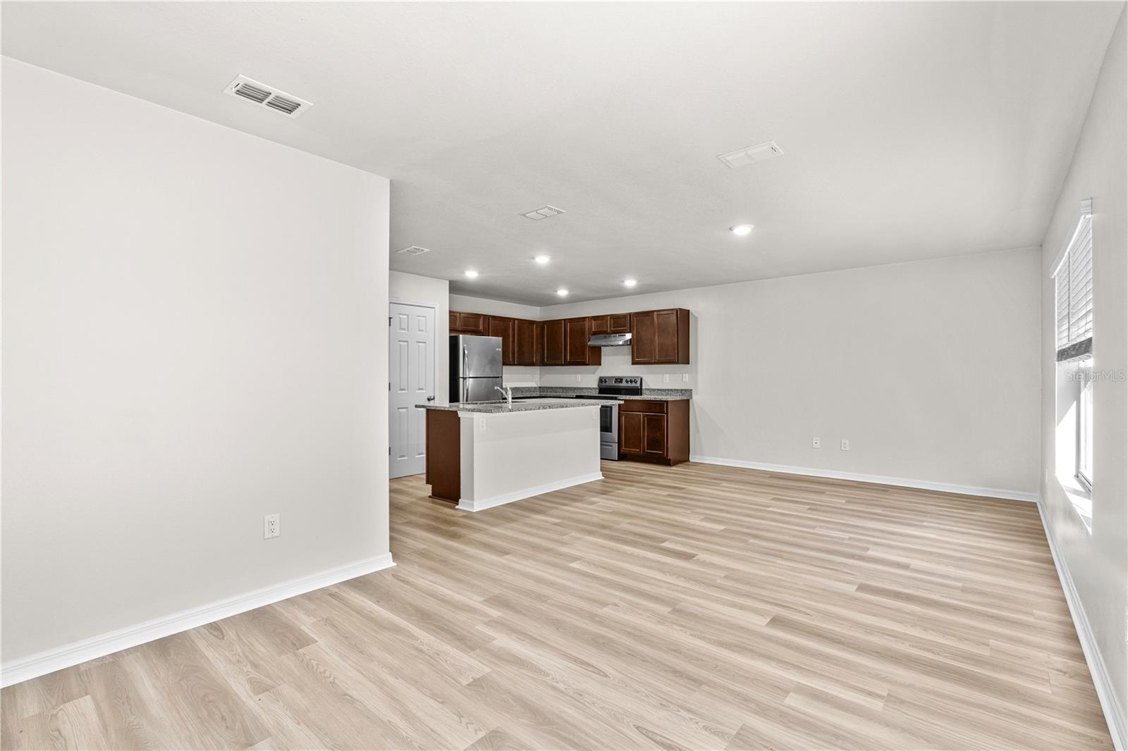 SEMINOLE WOODS - Residential Income