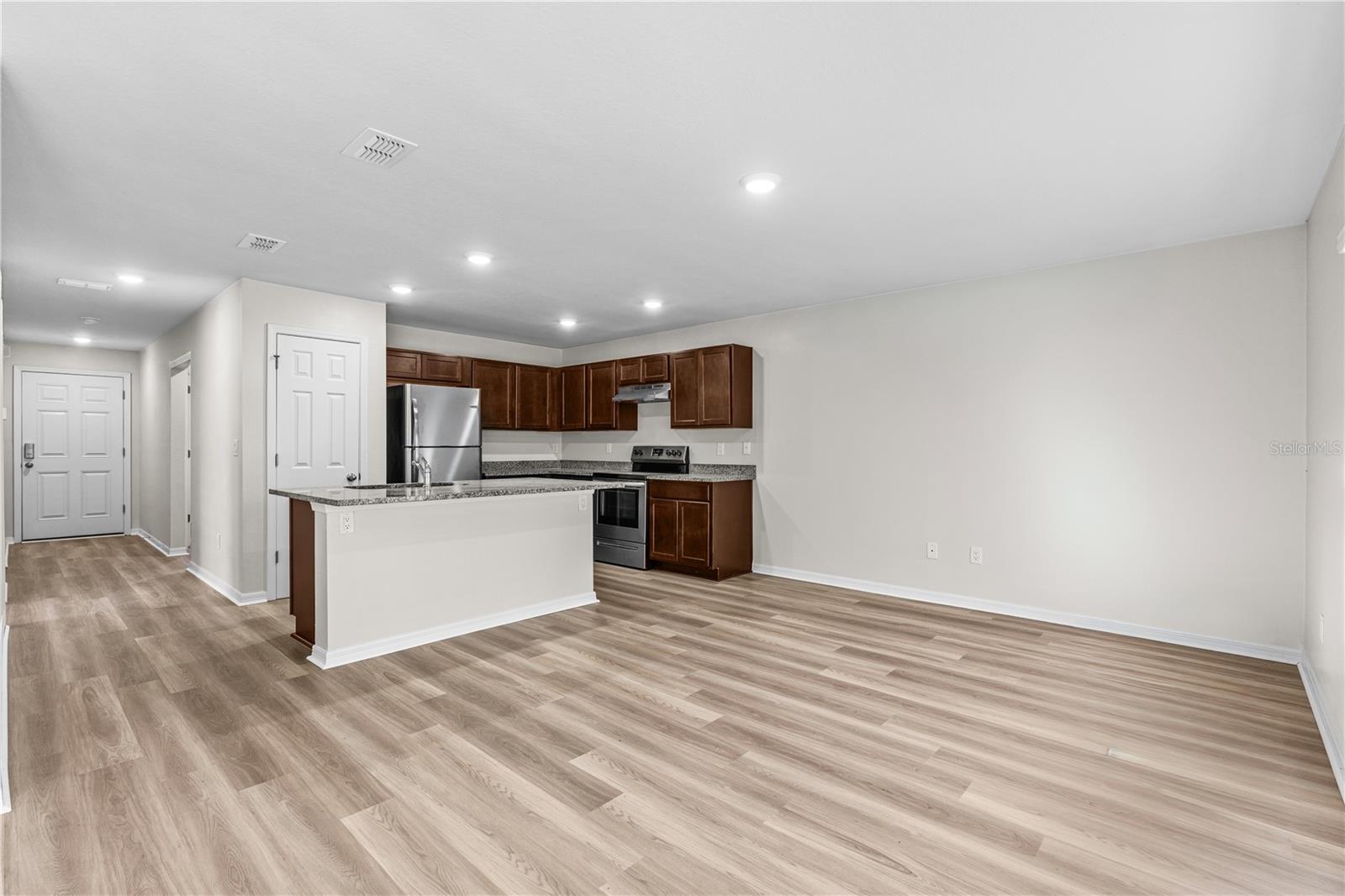 SEMINOLE WOODS - Residential Income