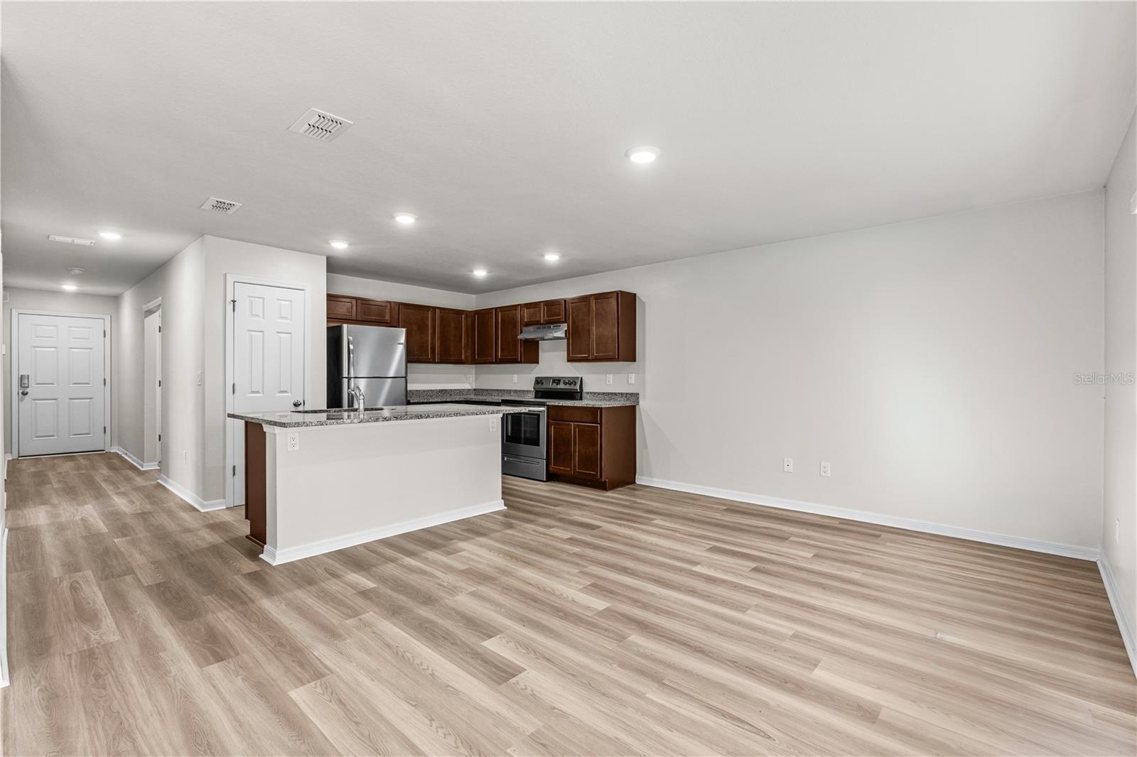 SEMINOLE WOODS - Residential Income