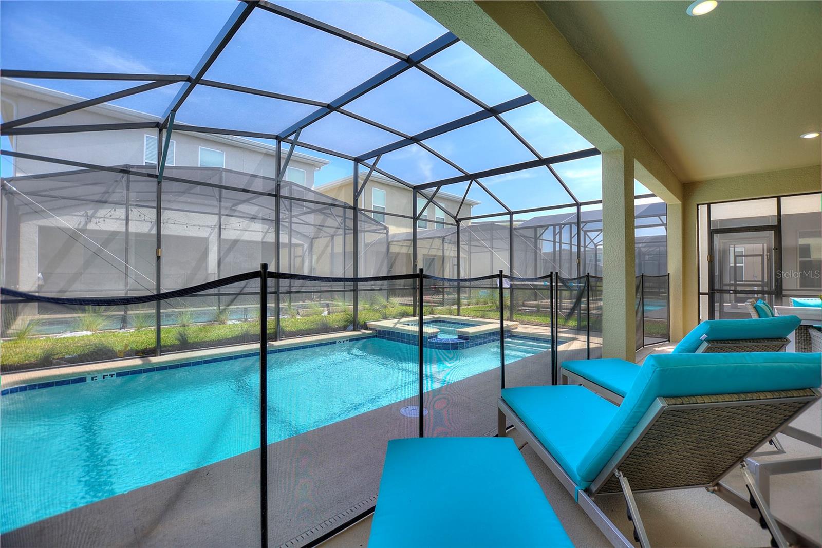 COVE AT STOREY LAKE 4 - Residential