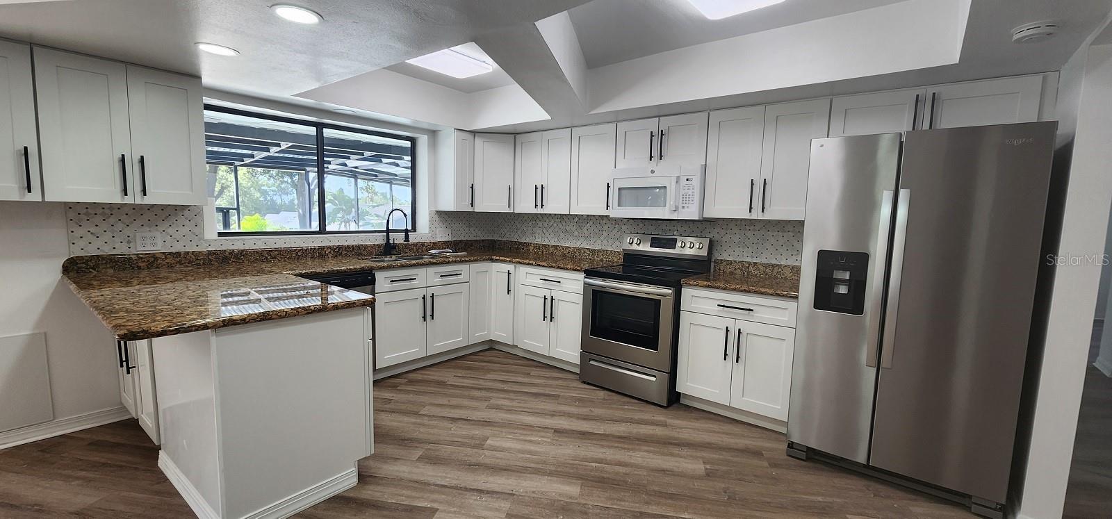 LES TERRACES - Residential Lease