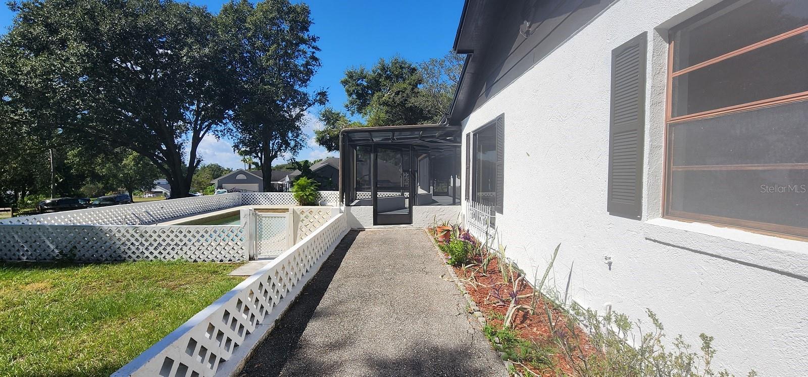 LES TERRACES - Residential Lease