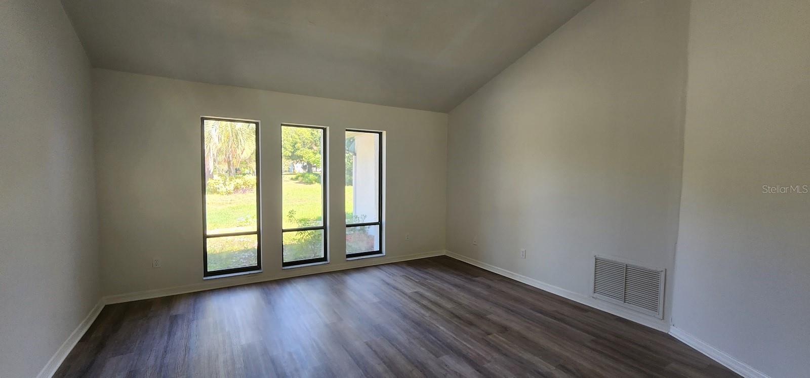 LES TERRACES - Residential Lease