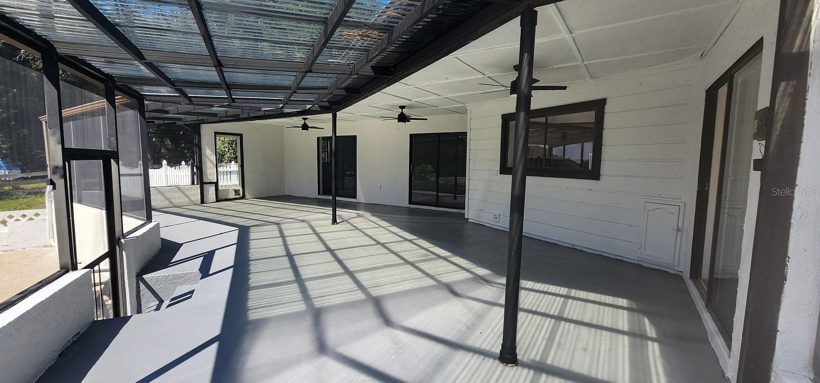 LES TERRACES - Residential Lease