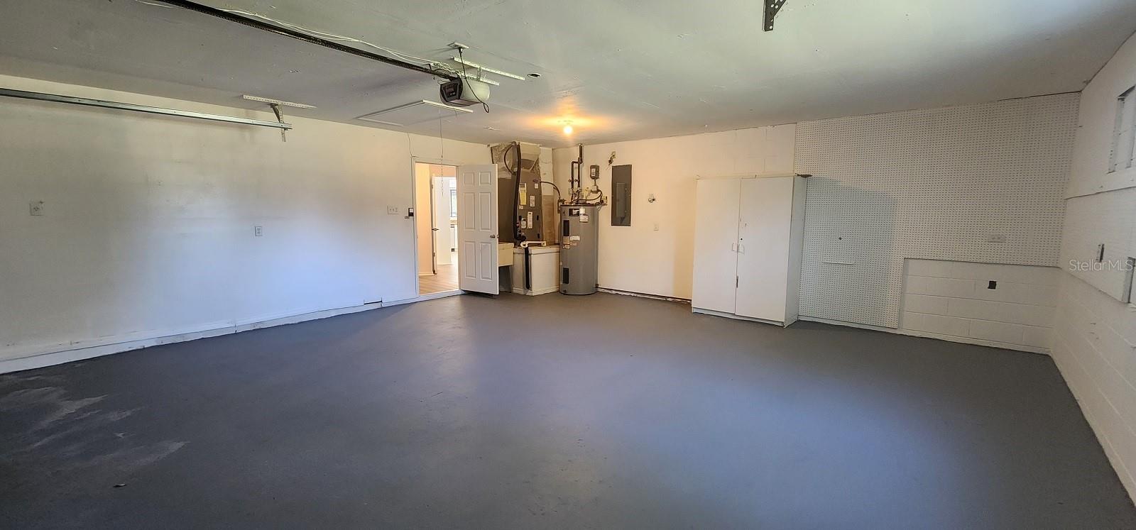 LES TERRACES - Residential Lease