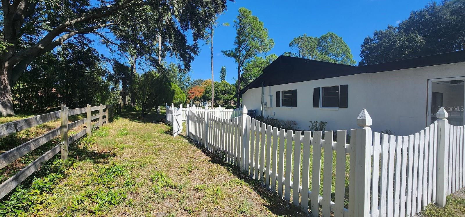 LES TERRACES - Residential Lease