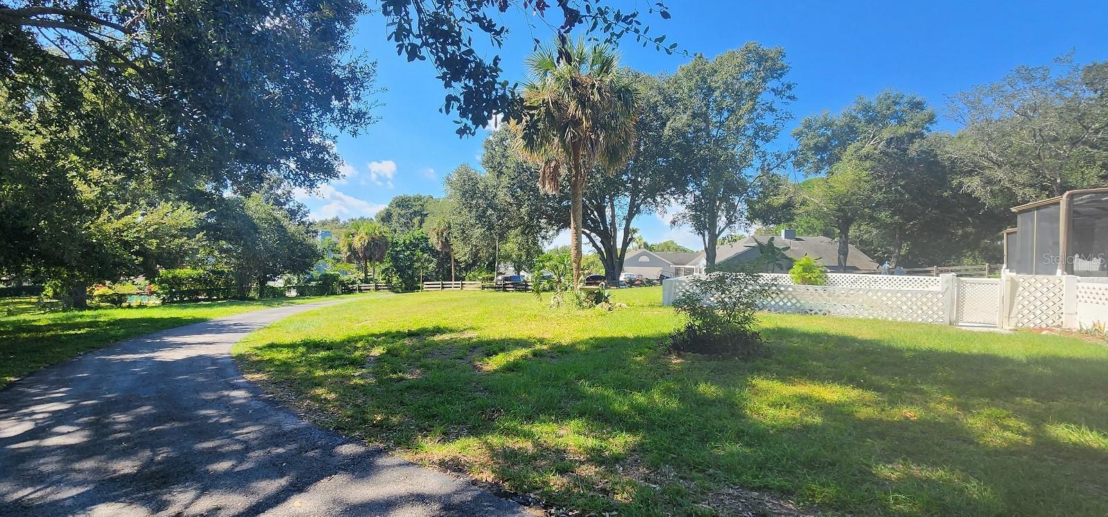 LES TERRACES - Residential Lease