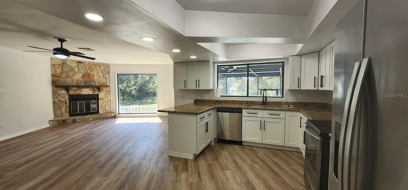 LES TERRACES - Residential Lease