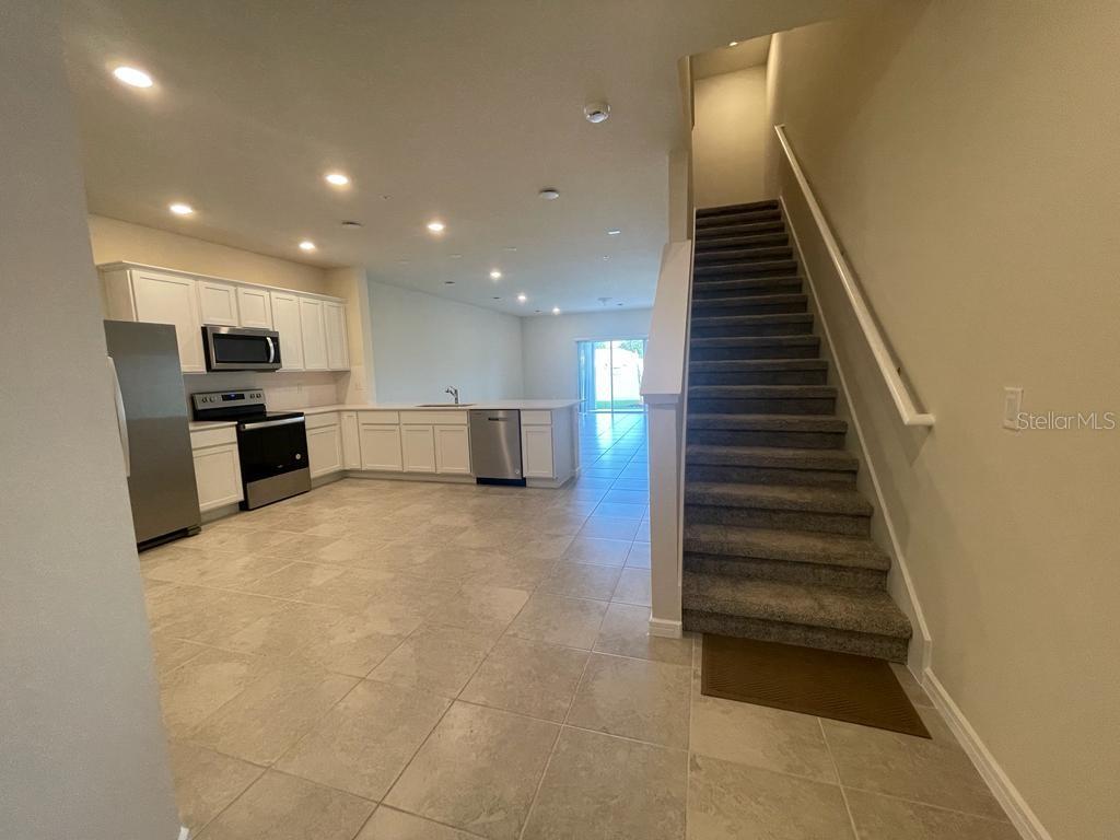 GRAYSON SQUARE - Residential Lease