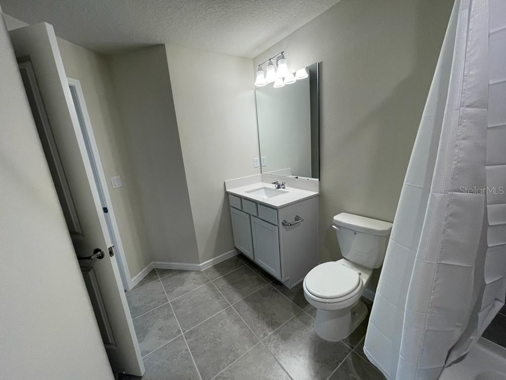 GRAYSON SQUARE - Residential Lease