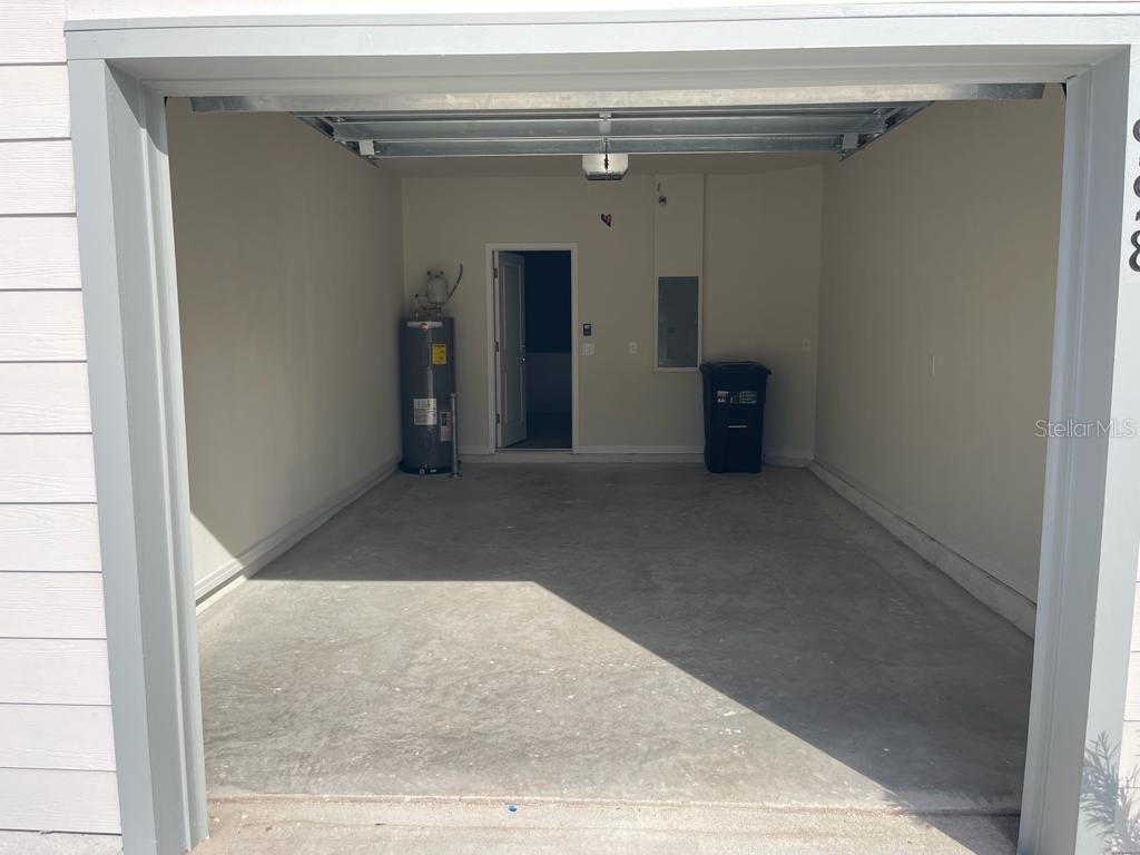 GRAYSON SQUARE - Residential Lease