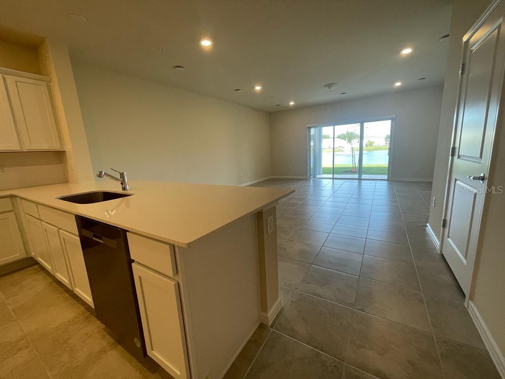 GRAYSON SQUARE - Residential Lease