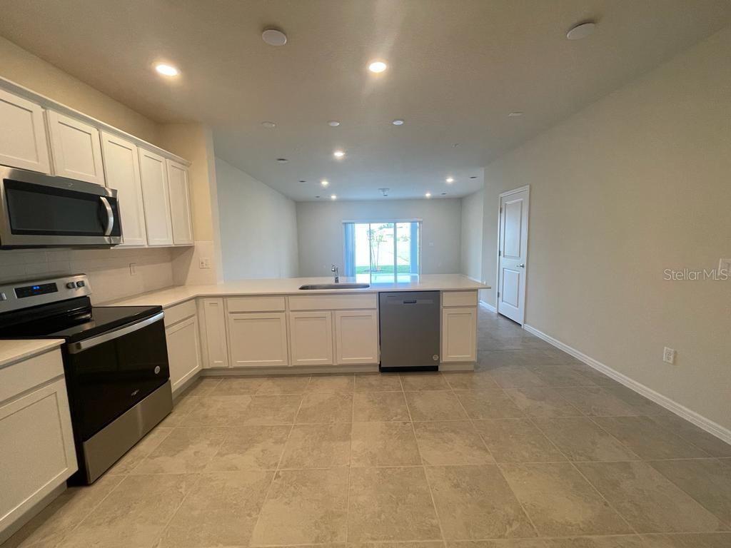 GRAYSON SQUARE - Residential Lease