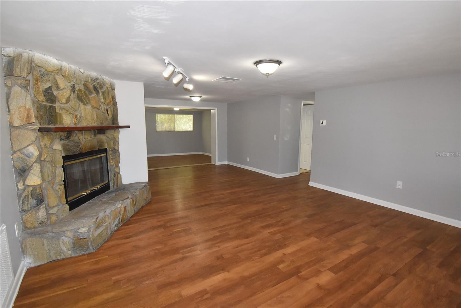 3212 BLUE BIRD DRIVE