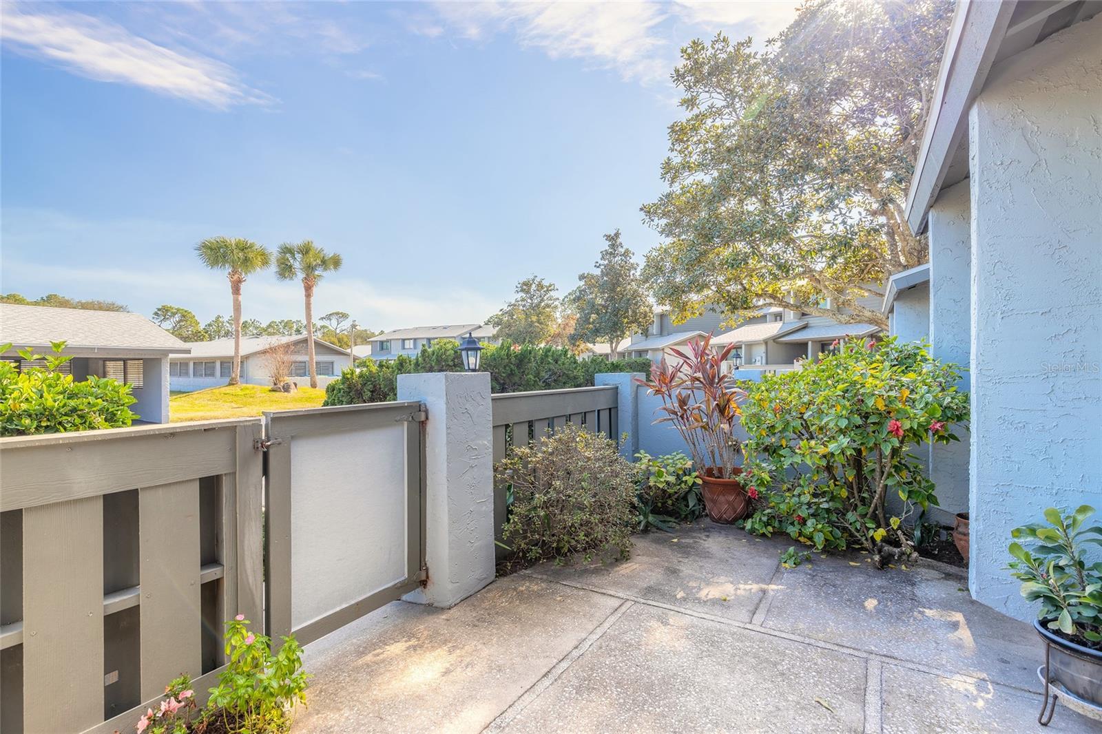 140 LIMEWOOD PLACE 2