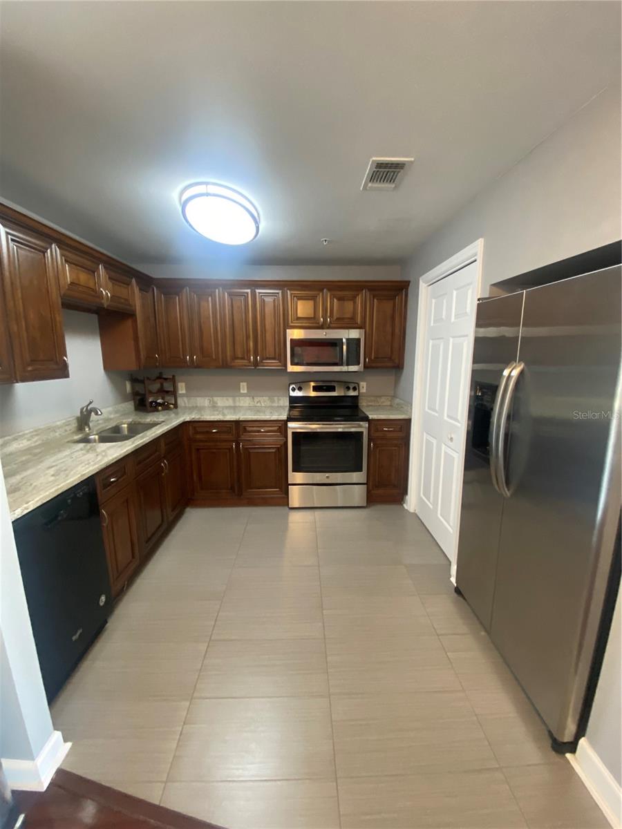 345 BAYSHORE A CONDO - Residential Lease