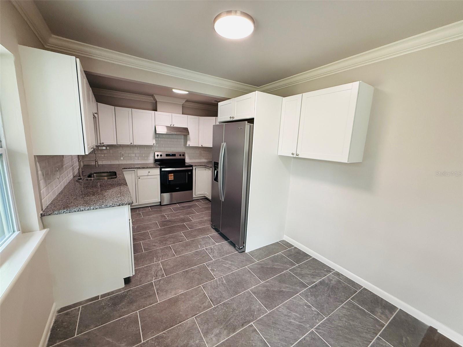 HIGHLAND COURT MANOR - Residential