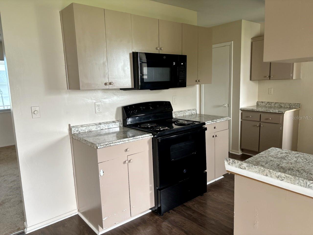 DEL WEBBS SUN CITY FLORIDA UN - Residential