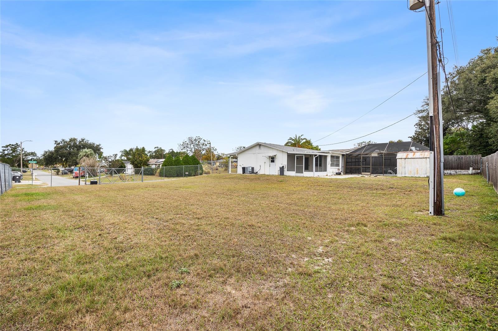 COLONIAL MANOR - Residential