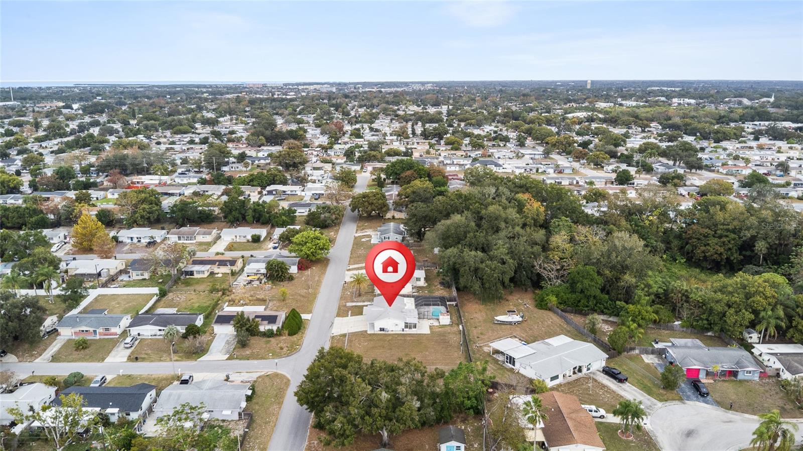 COLONIAL MANOR - Residential