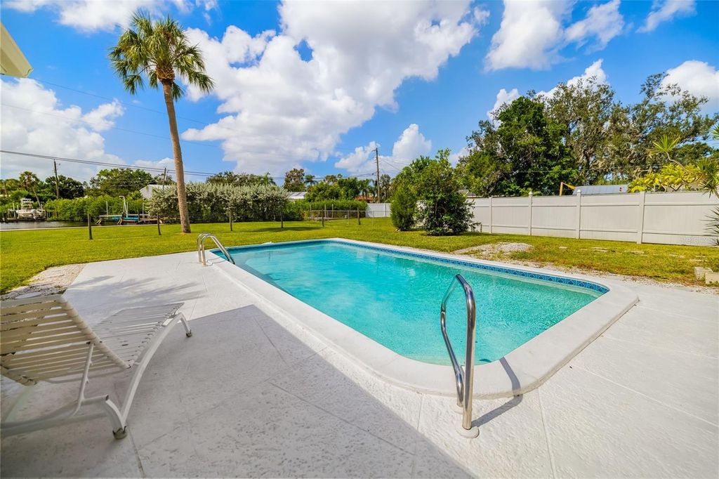 Photo of 331 Sally Lee Drive, Ellenton, FL 34222 (MLS # A4667049)