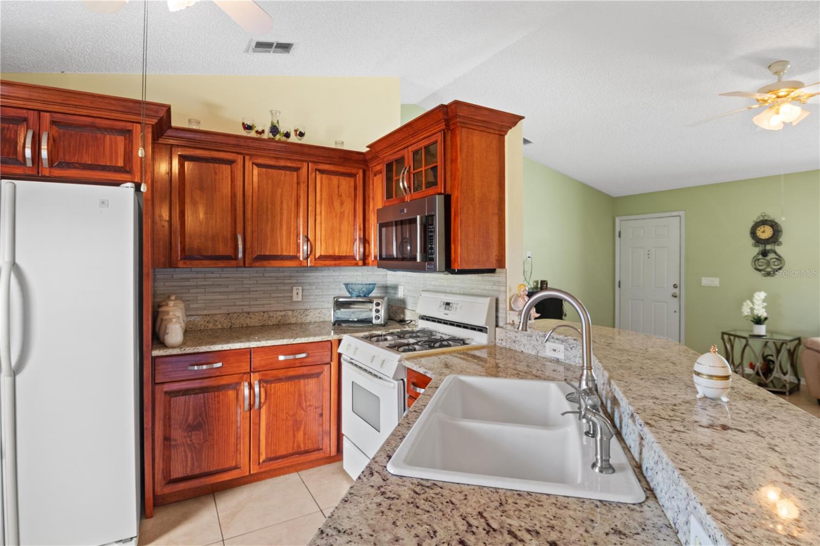 1543 DARLINGTON AVENUE