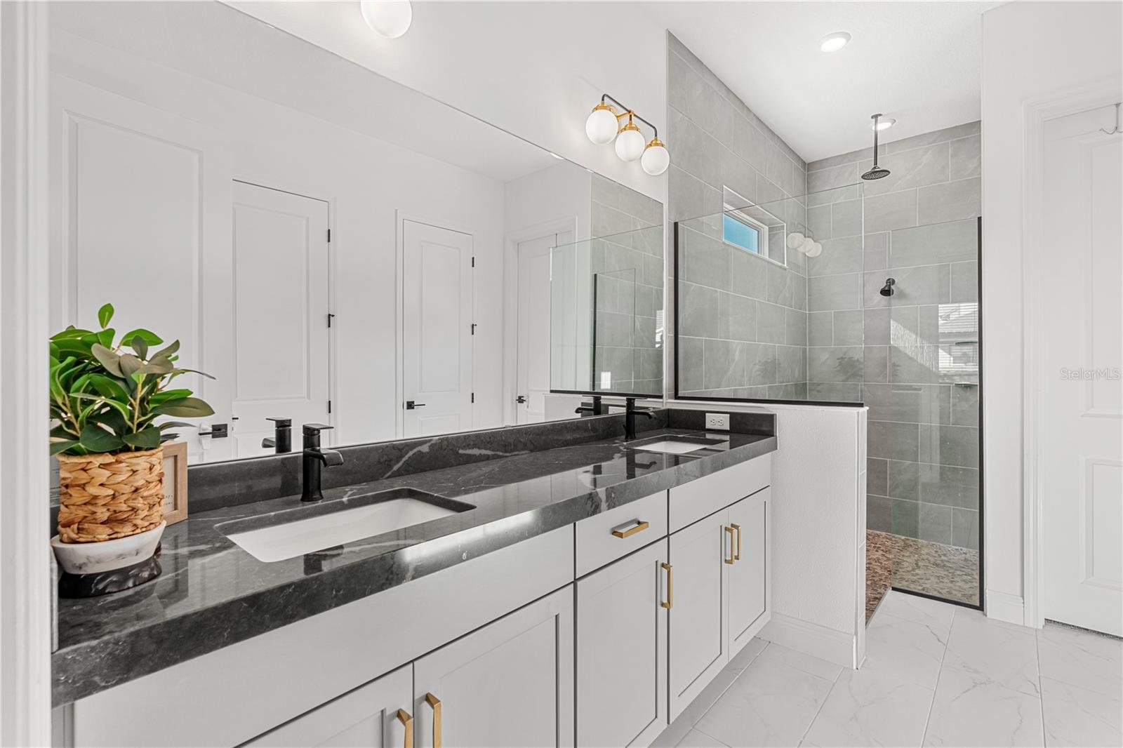 WESLYN PARK PH 3 - Residential