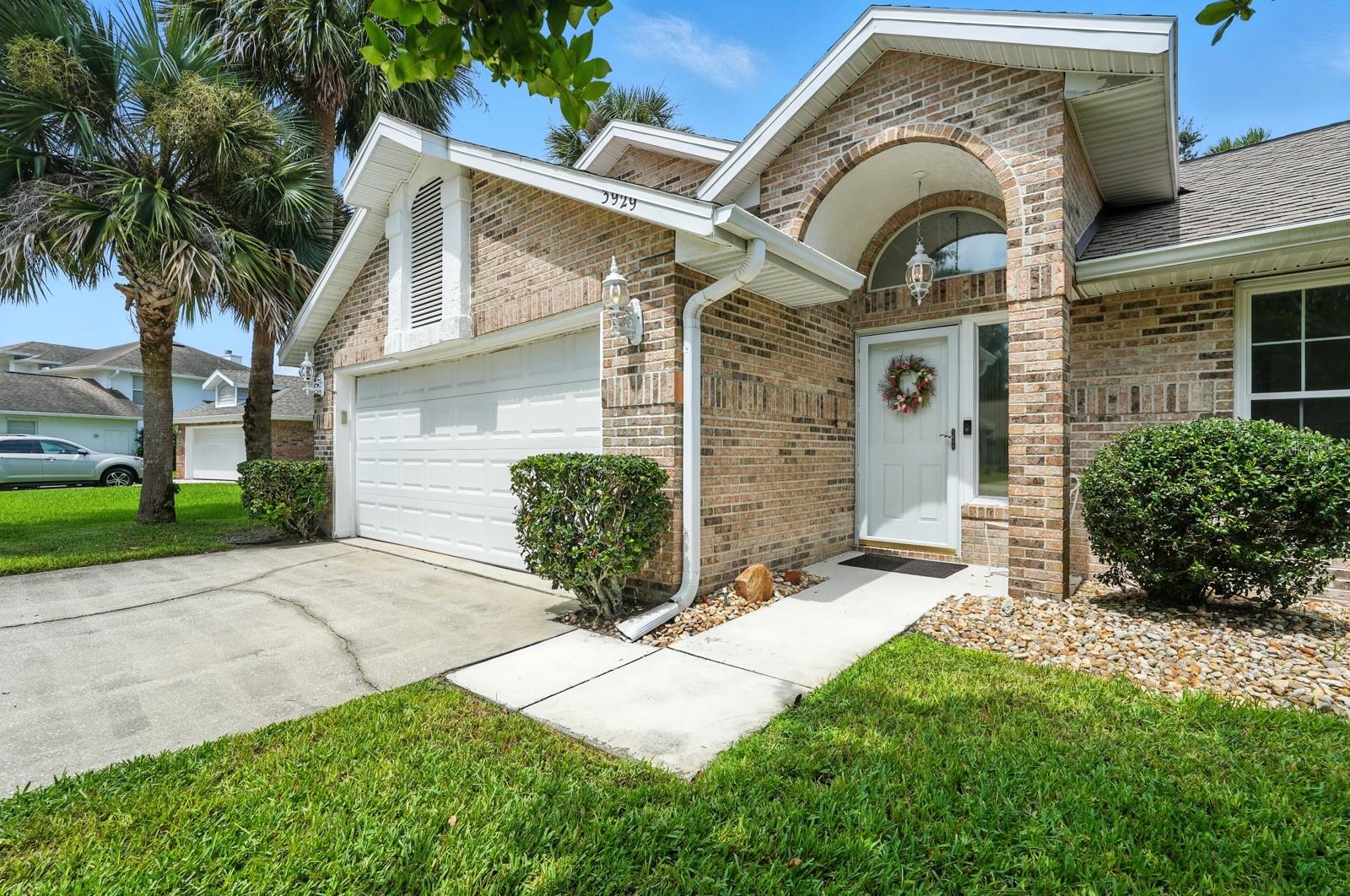 3929 OAK CREST CIRCLE