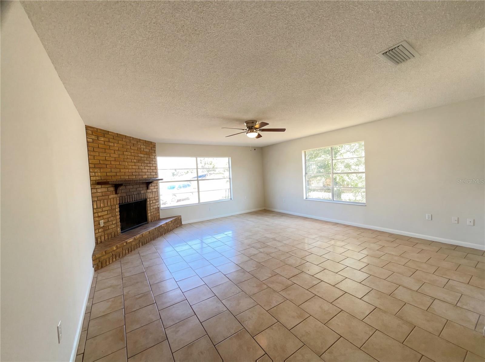 SILVER SPGS SHORES UN 02 - Residential