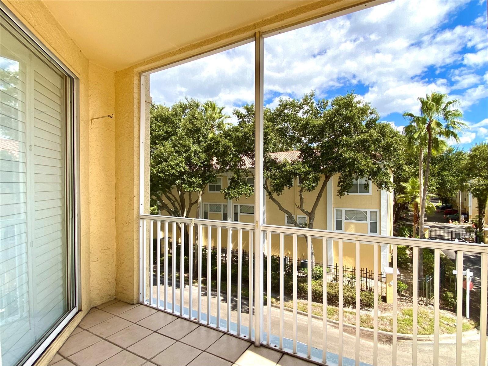 VISCONTI WEST - Residential Lease