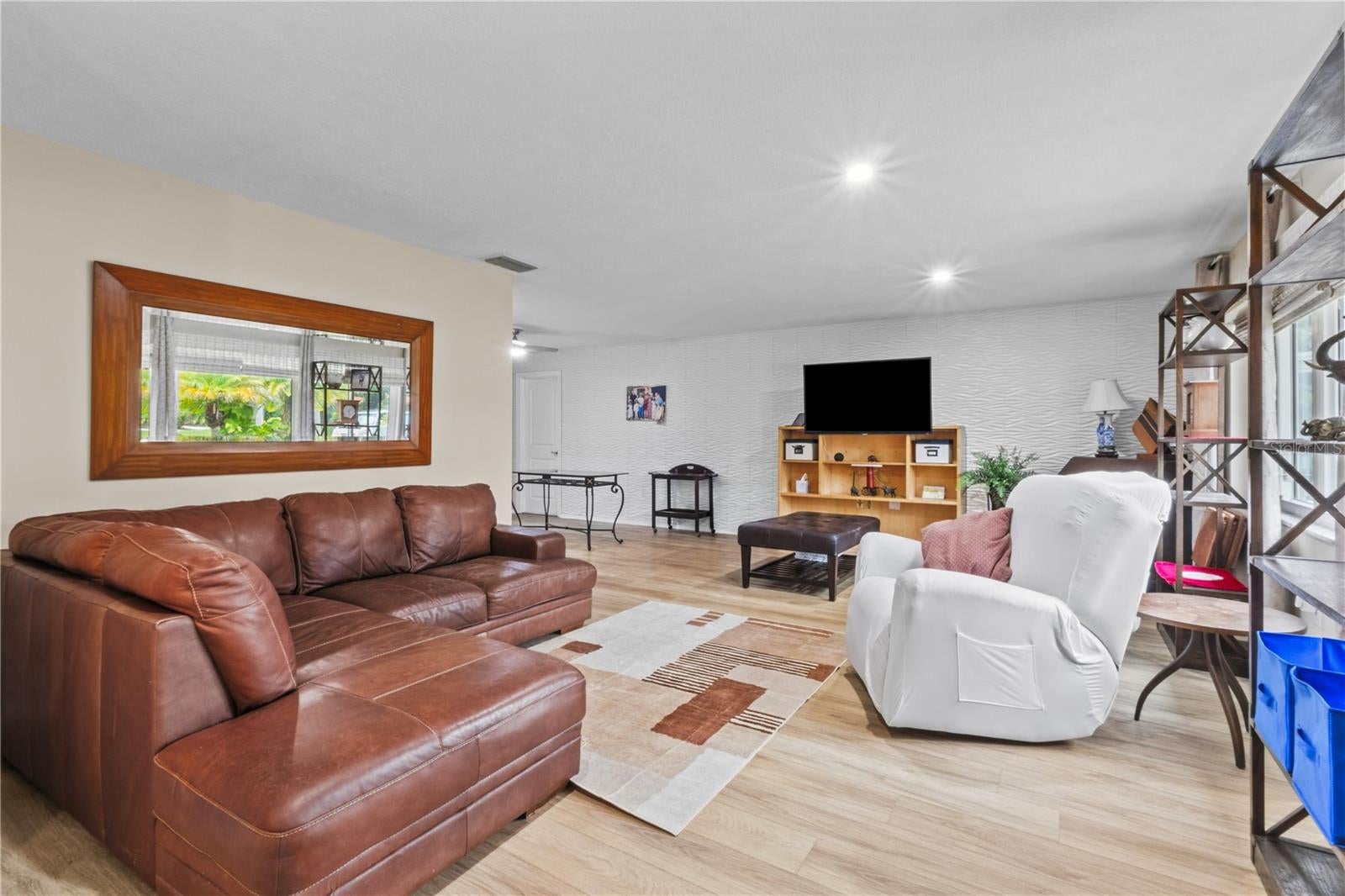 3614 PEMBROOK DRIVE, SARASOTA, FL, 34239 3 3614 PEMBROOK DRIVE